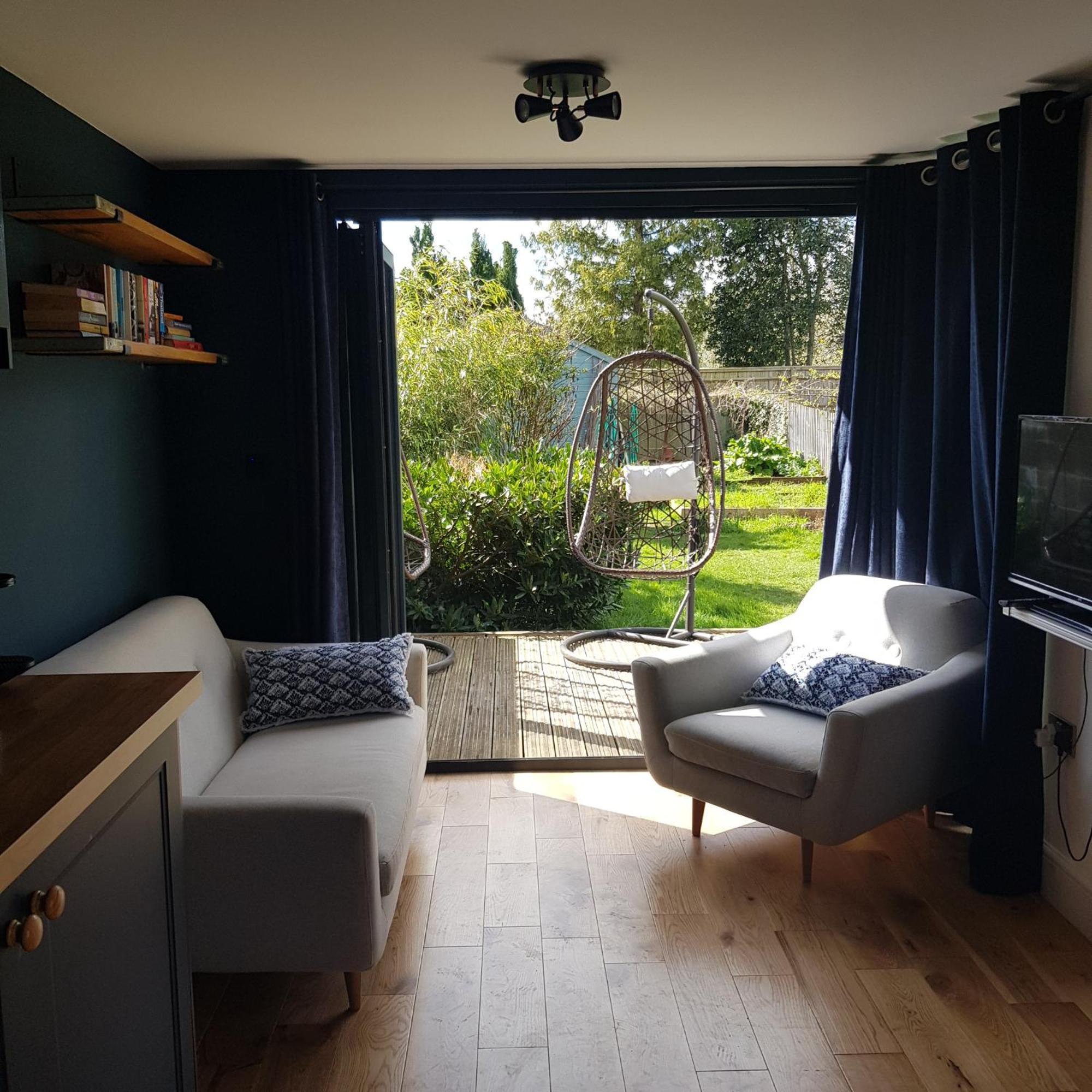 Modern 1-Bed Apartment, Plus Parking, Near Oxford And The Jr Exterior foto